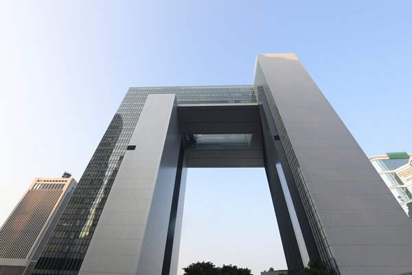特首冀任內完成政府架構重組
