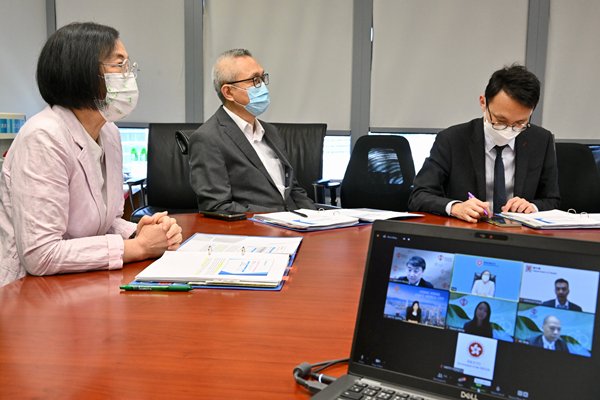 陳肇始鼓勵非本地培訓醫生來港