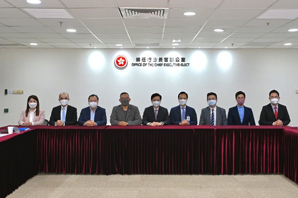 李家超與議員商討新一屆政府工作