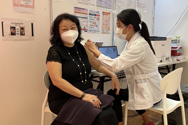 鄭若驊接種第四劑新冠疫苗