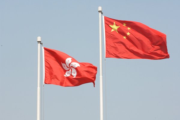 鄭若驊與東區長者共慶回歸