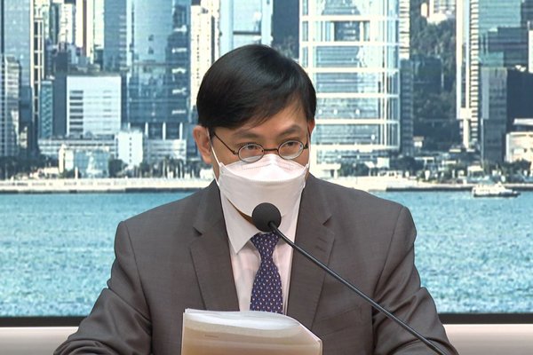 新冠病毒本地個案逾千宗
