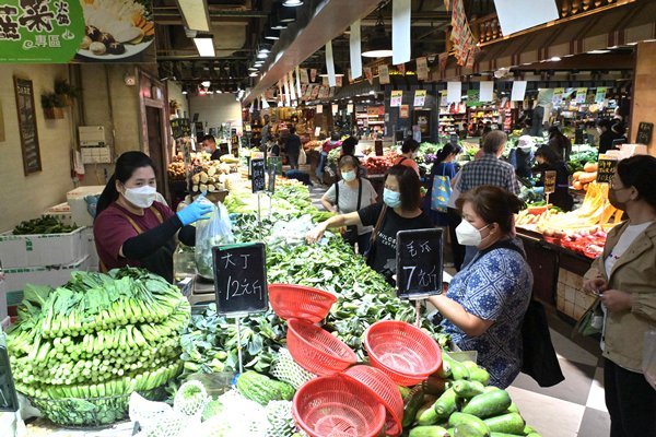 陳肇始：食環漁護工作取得成果