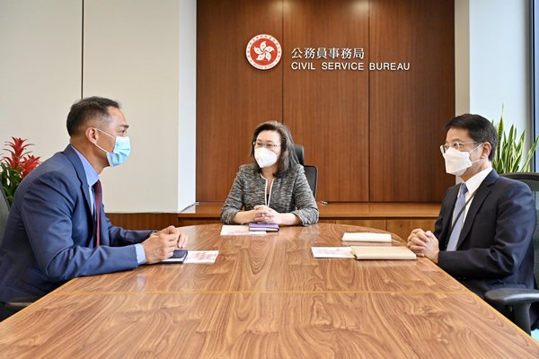 持續加強公務員培訓