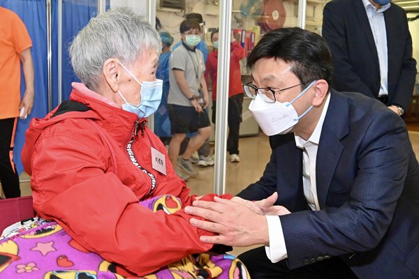 孫玉菡視察安老院疫苗接種工作