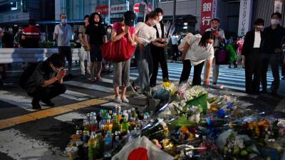 被暗殺的安倍首相遺體返回東京-日本哀悼