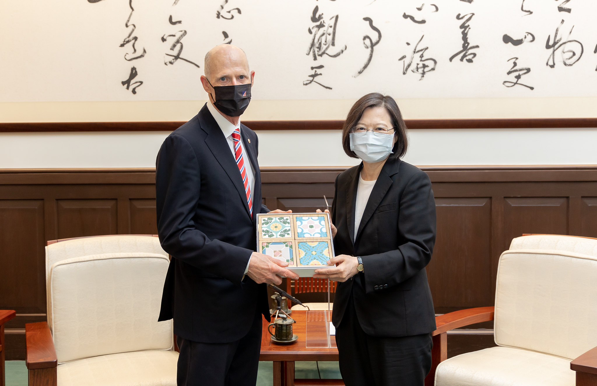 總統接見參議員斯科特，承諾深化台美關係