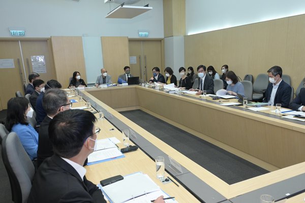 黃偉綸主持會議研增公營房屋供應