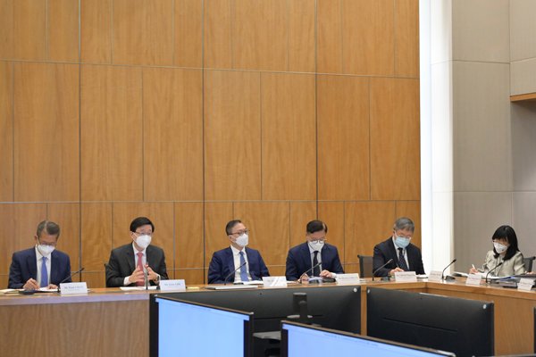 政府加強抗疫指揮架構