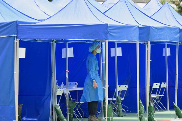 屯門西灣河86人違強檢公告