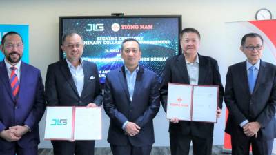jcorp，tiong-nam-簽署協議在柔佛州開發-rm2.39b-的高科技物流園區