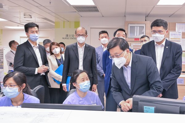 李家超視察新冠肺炎救治設施