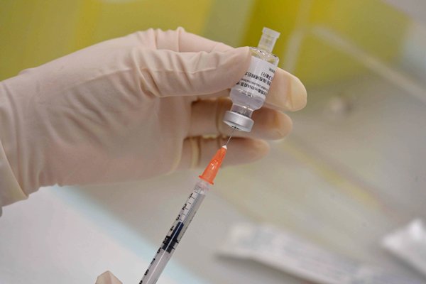 超過10,000例陽性病例毫不猶豫地接種疫苗
