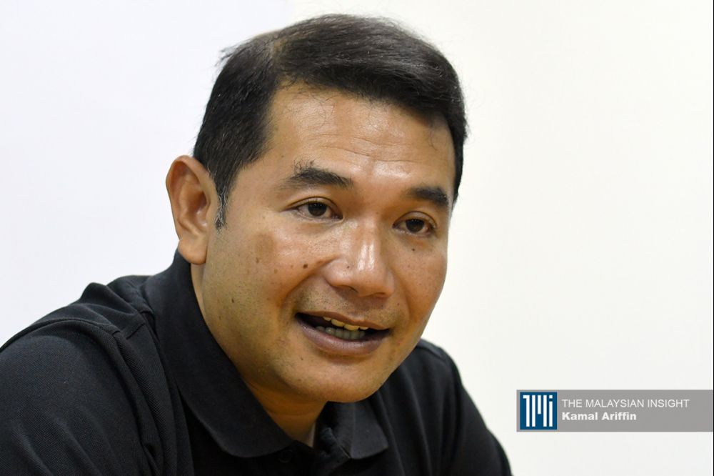 igp說，警方拿走了rafizi的手機進行法醫分析