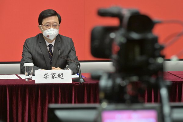 特首冀公務員學以致用優化管理