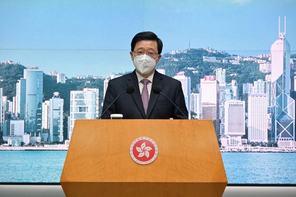 根據實際情況調整防疫措施