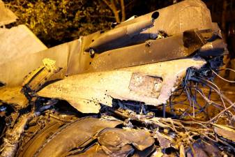 俄軍機墜入居民樓-3人死亡
