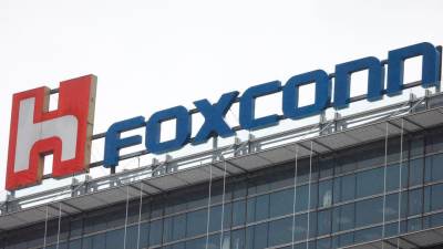 被封鎖的中國iphone工廠為留下來的工人提供四倍的獎金
