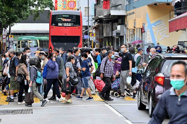 本地新冠陽性個案增逾四千二宗