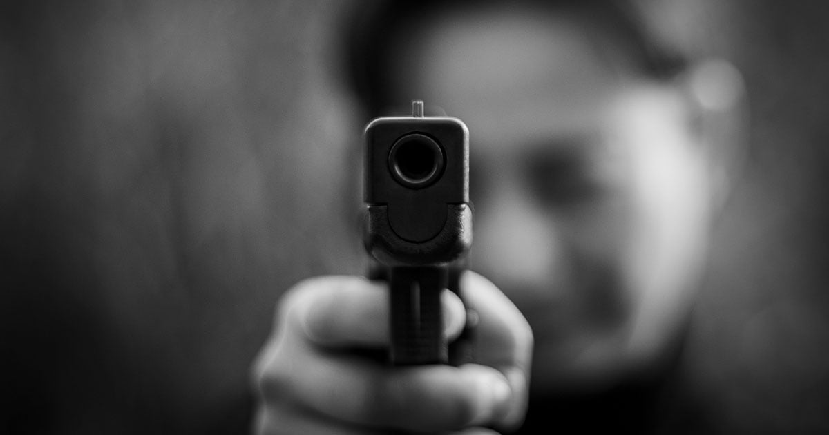 女人第一次開槍，不是在射程而是為了自衛