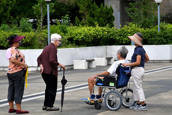 超過-1,004-家商家在老年人日提供折扣