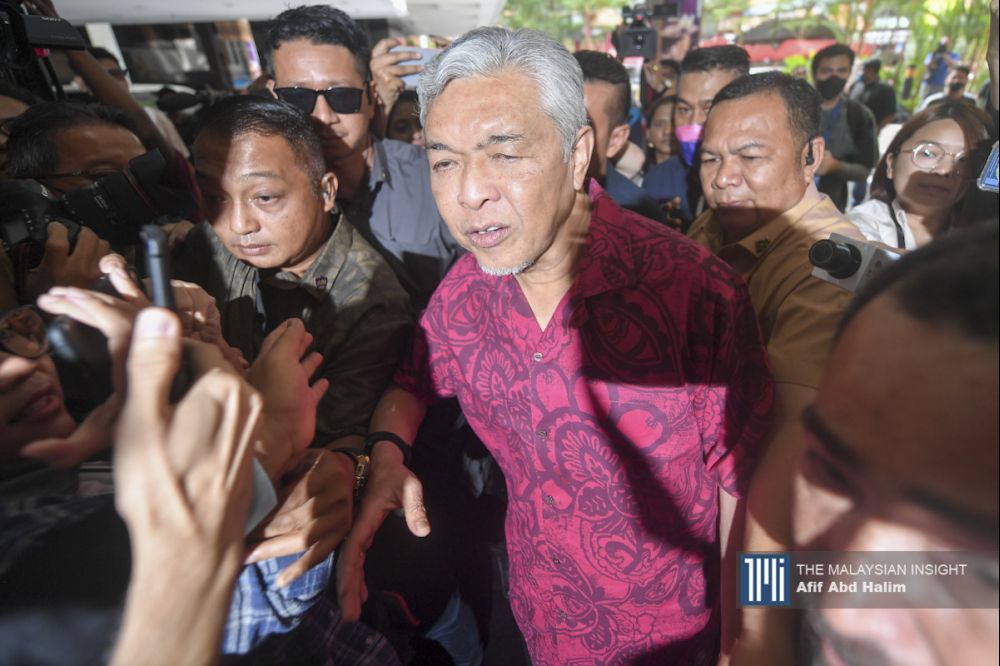 民聯、國陣領導人在下午-2-點截止日期臨近時開會
