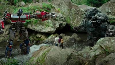 變形金剛在“野獸崛起”預告片中變得原始