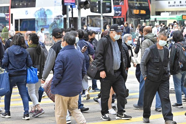 新冠本地個案逾一萬一千宗