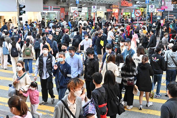 本地-covid-19-病例增加了-50,000-多例