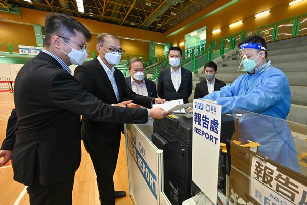 盧崇茂視察社區檢測中心運行情況