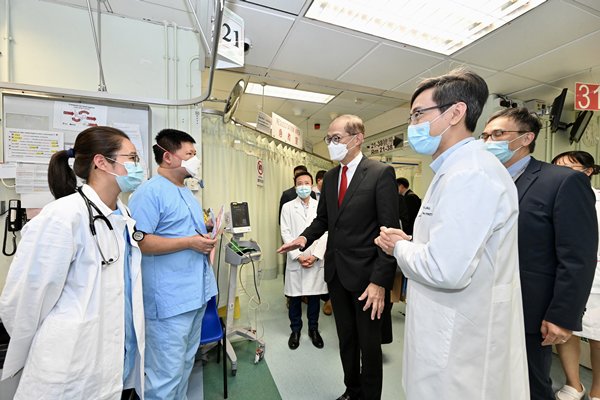 羅仲茂視察屯門醫院
