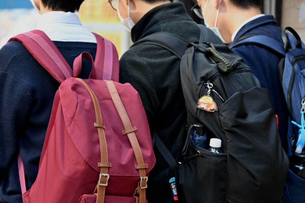 教育局為來內地師生安排簽發回鄉證
