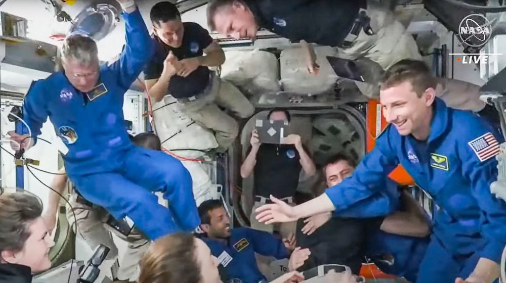 spacex-dragon-宇航員進入國際空間站