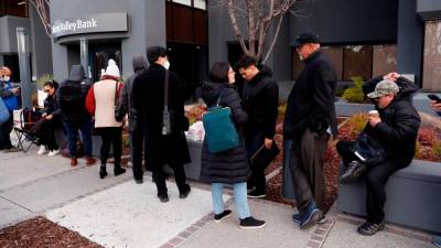 拜登誓言為美國銀行系統“不惜一切代價”，股市遭受重創