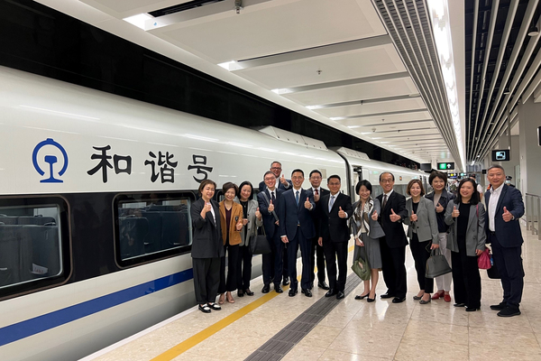 楊潤雄到訪廣州洽談加強合作