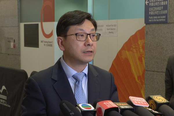 盡快申請撥款推動取消強積金對沖