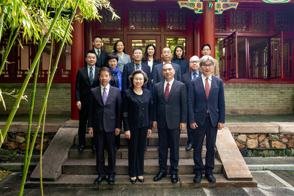 楊何蓓茵訪北京大學