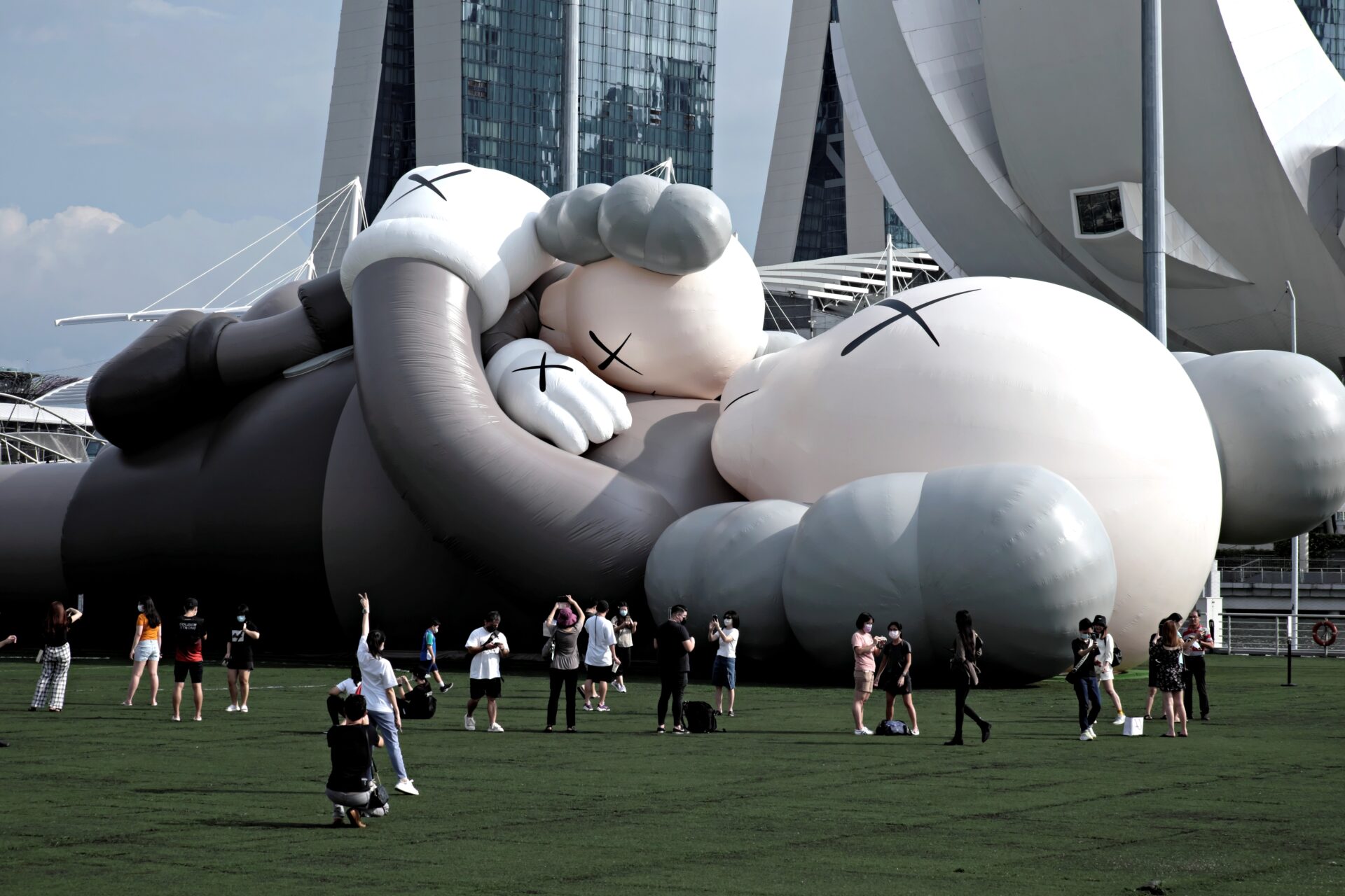 假冒-kaws-商品：新加坡人被勒令支付-120-萬新元的賠償金並停止銷售