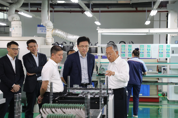孫東訪重慶市科學技術局