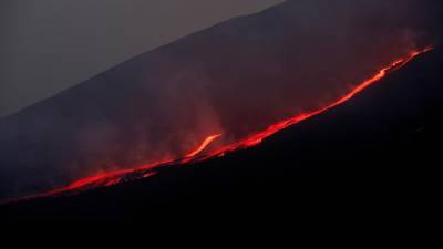 意大利埃特納火山噴出火山灰，卡塔尼亞機場關閉