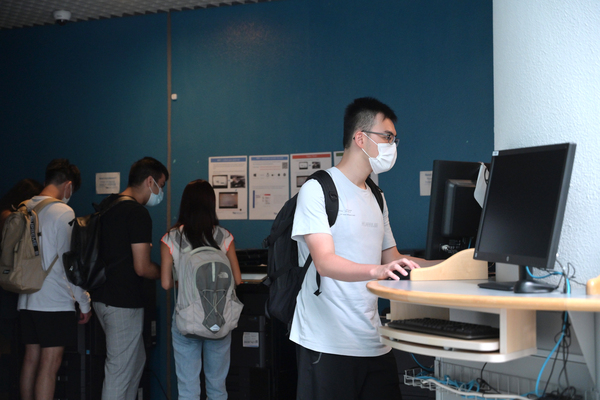 將公務員招聘擴大至下一批大學畢業生