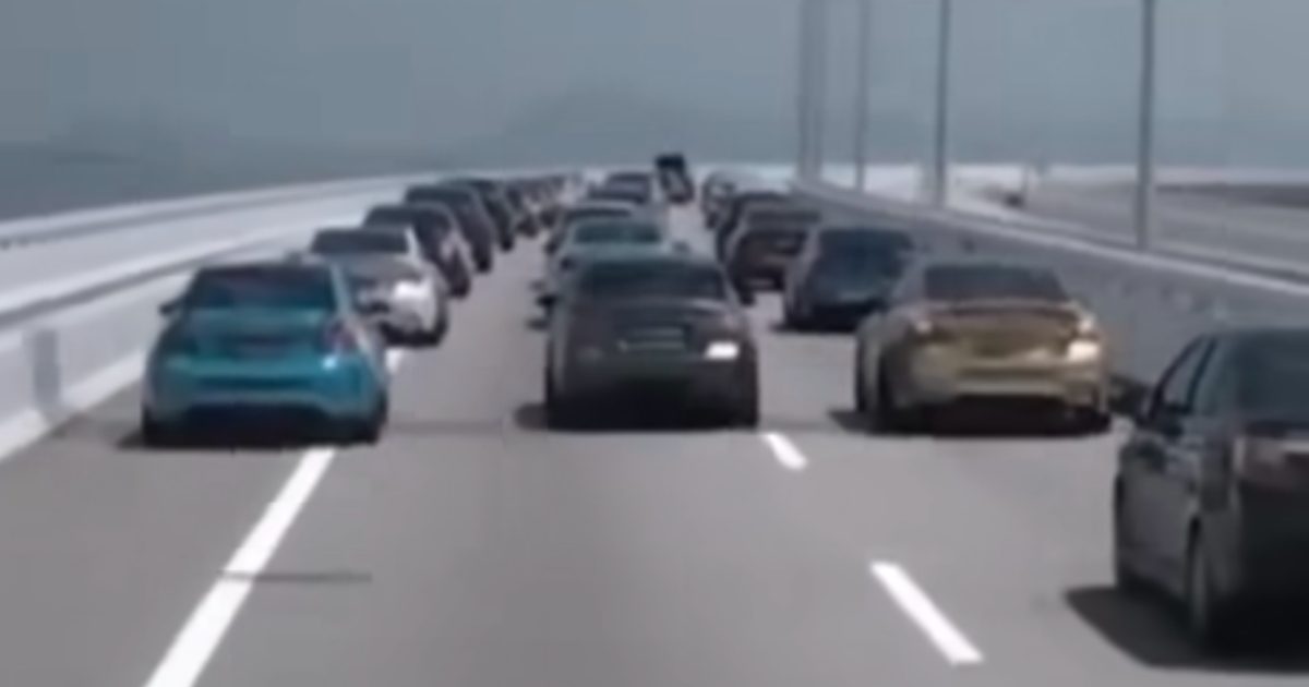新加坡-bmw-汽車俱樂部因在馬來西亞可恥地佔用車道而被罰款(視頻)