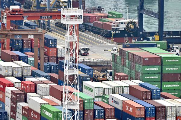 5月份出口貨值同比下降15.6%