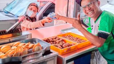 街頭小販賣咖哩角月收入高達-rm-80k