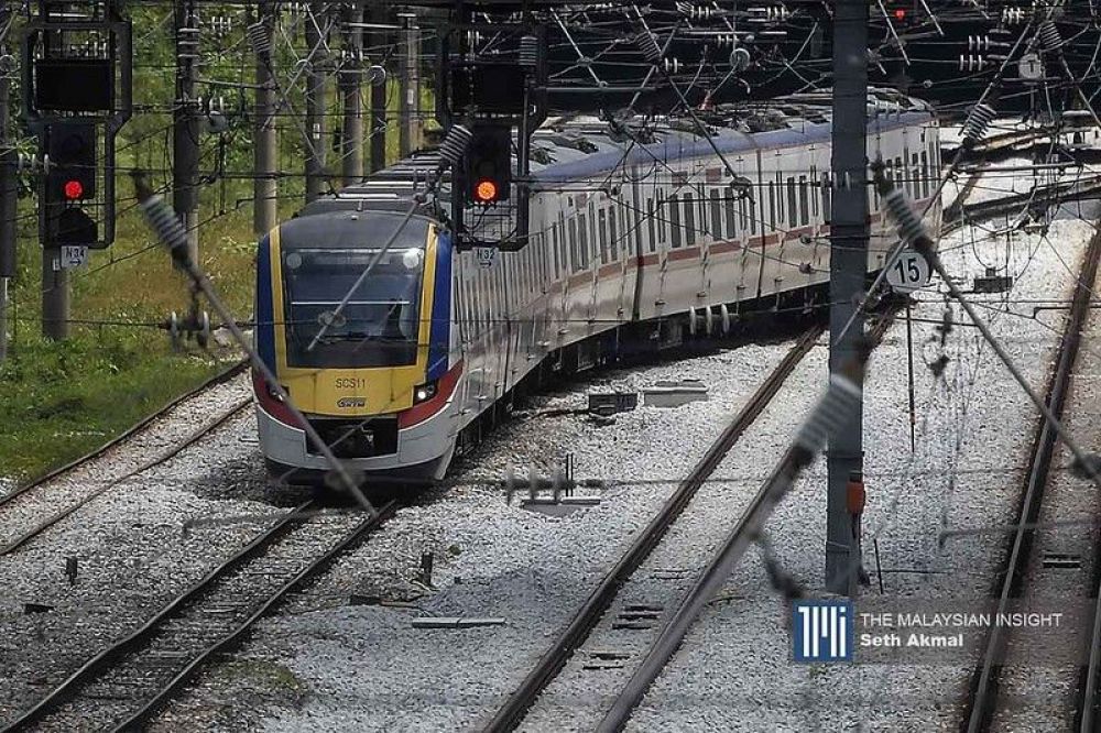 在兀蘭檢查站跌入軌道的乘客被送往醫院
