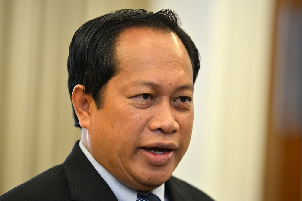 e-cash-will-help-educate-people-on-digital-economy,-says-ahmad-maslan