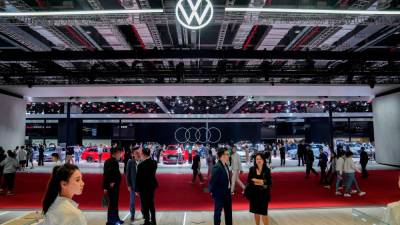 global-automakers-scramble-to-reset-china-strategies-as-sales-slow