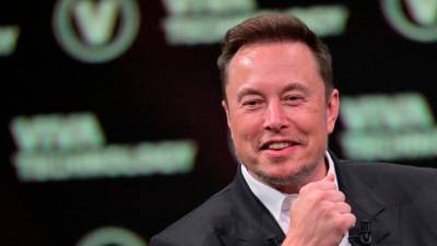 musk-called-‘illiterate’-over-s.africa-‘genocide’-claim