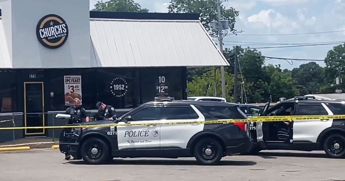 man-w/-knife-attacks-ex-at-traffic-light,-armed-friend-shoots-him-in-the-face