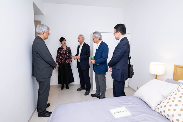 何永賢考察澳門房屋發展